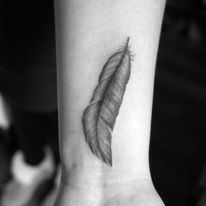 Libby Wells @libbywellstattoo