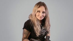 Månadens Sponsrade Konstnär – Helen Warren